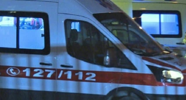 Plagoset me thikë një 16-vjeçar në Fier 
