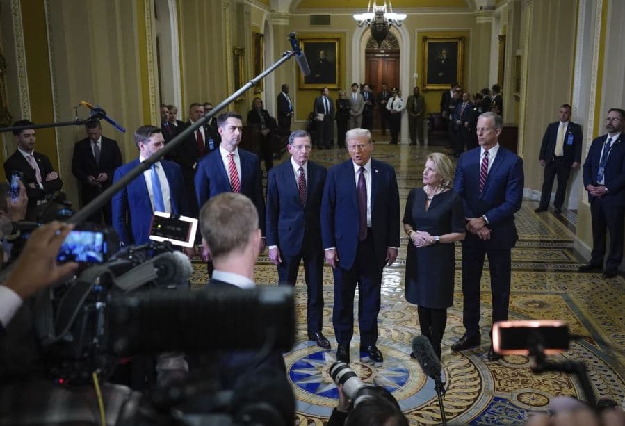 Trump përgatit 100 urdhra ekzekutivë që do të lëshohen në ditën e tij të parë në detyrë