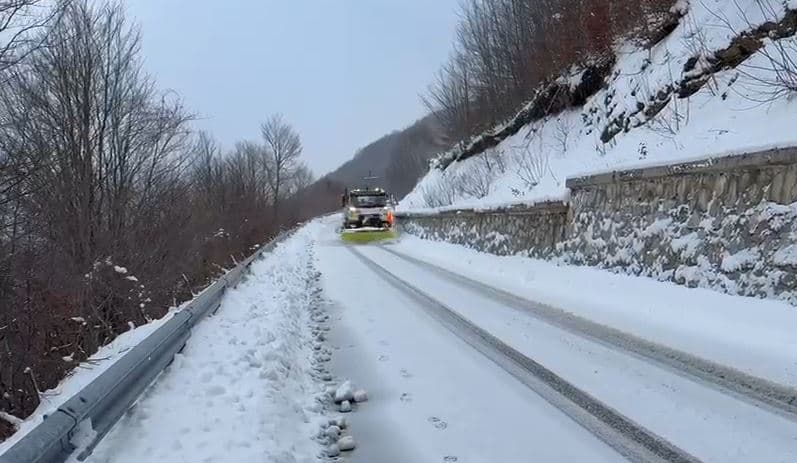 Moti i keq/ Policia apel drejtuesve të automjeteve: Kujdes, tregoni vigjilencë