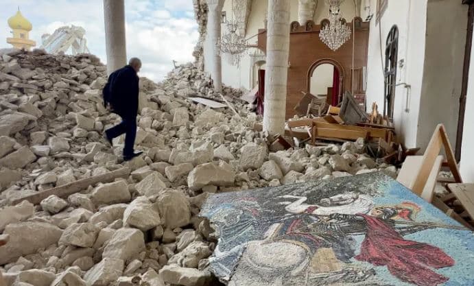 Izraeli godet Gazën, dërgon zyrtarë të lartë për bisedimet e armëpushimit në Katar