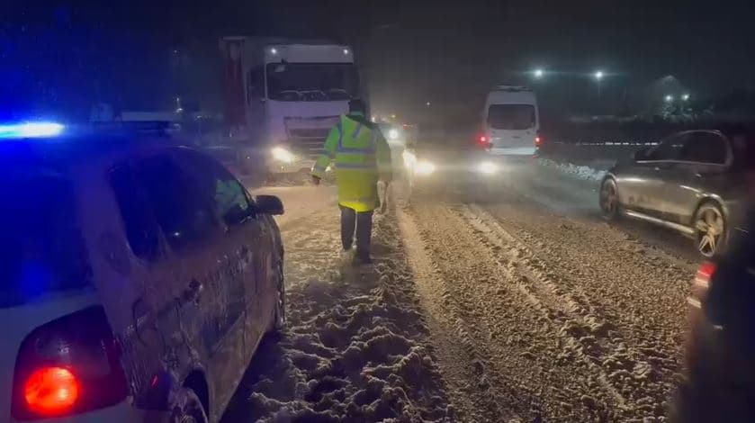 Moti i keq/ Vështirësohet qarkullimi në tre segmente të rrugës kombëtare Qafë Thanë -Librazhd