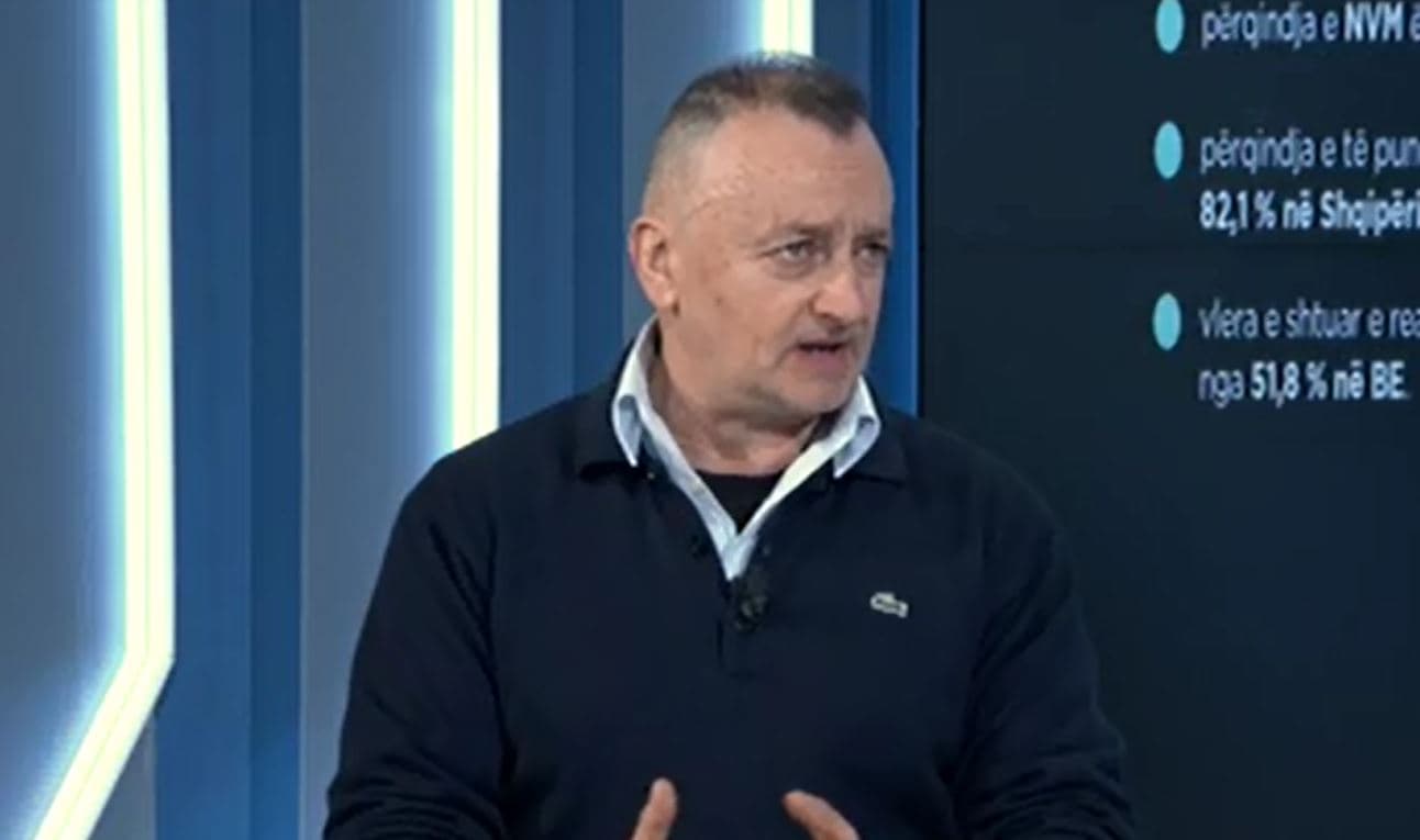99,8 % e kompanive te vogla e të mesme/ Buxhuku: Janë relativisht të prapambetura, të orientohen drejt sektorëve që i japin mundësi të jenë të qëndrueshme