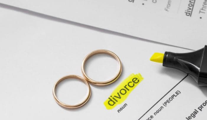 Koreja e Veriut dënon divorcin, çiftet që vendosin të ndahen do të dënohen deri në 6 muaj