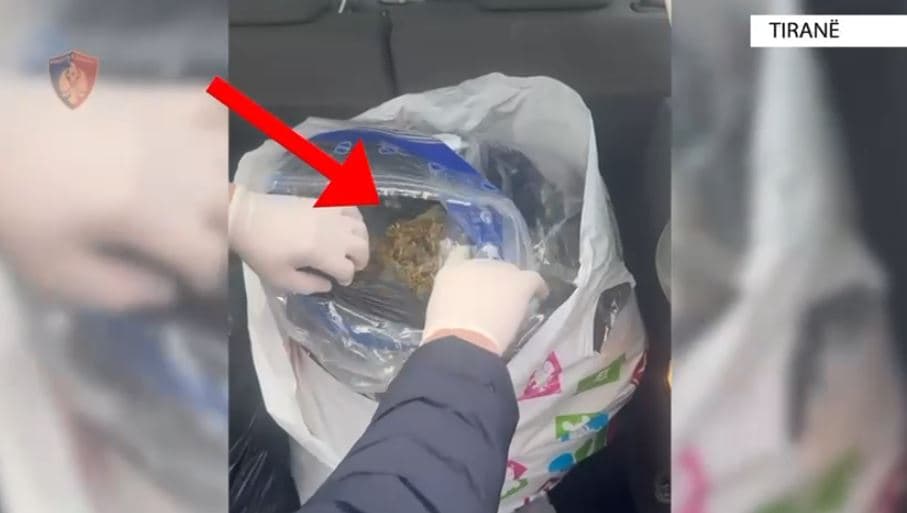 Në makinë me 10 kg kanabis, arrestohet i riu në Tiranë 