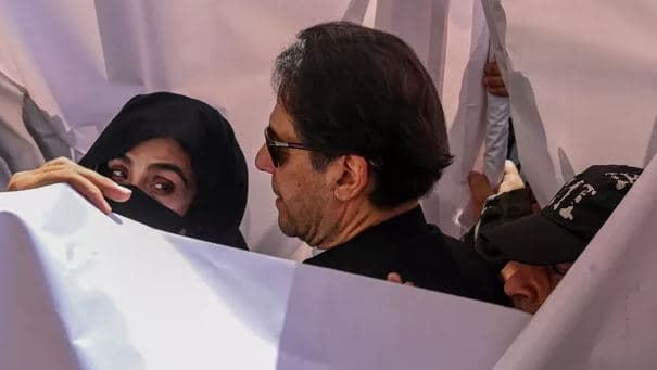 Pakistan, ish-kryeministri Imran Khan dënohet me 14 vjet burg për korrupsion
