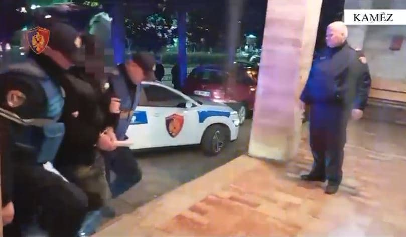  Qëlloi me pistoletë në ajër pas një konflikti të çastit/ Arrestohet 27-vjeçari në Kamëz