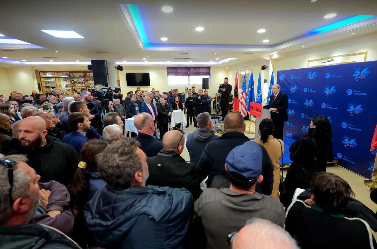 “Trafikantët e rajonit janë sulur në jug”/ Berisha akuza Ramës nga Gjirokastra: Zbraze qytetet