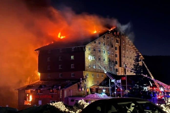  Tragjedia në Bolu me 76 viktima/ MEPJ: Shqipëria në solidaritet të thellë me Turqinë