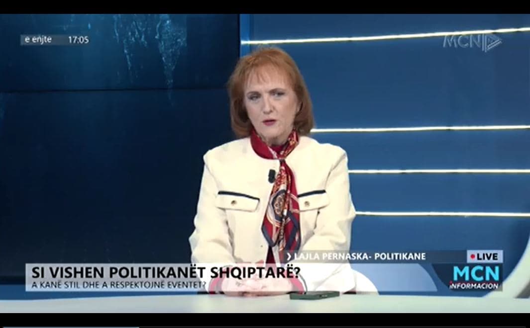 Si vishen politikanët? Përnaska: Hyrja në parlament, si një sfilatë. Përmes veshjes, gjykojmë kush i jep rendësi statusit dhe kush jo