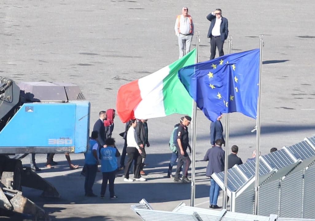 Riaktivizohet marrëveshja Itali-Shqipëri, të hënën mbërrin anija me emigrantë në Shëngjin 