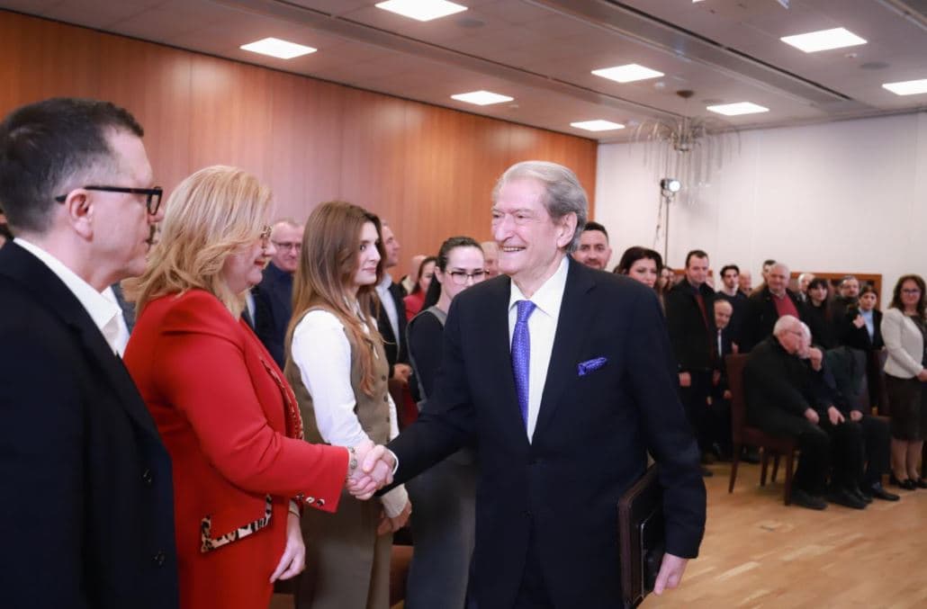 Berisha: GDP e shëndetësisë do bëhet 3 për qind që vitin e parë. Do krijojmë sigurimet private për të nxitur garën
