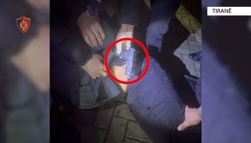  Lëvizte me armë në brez gati për qitje, arrestohet 34-vjeçari në Tiranë