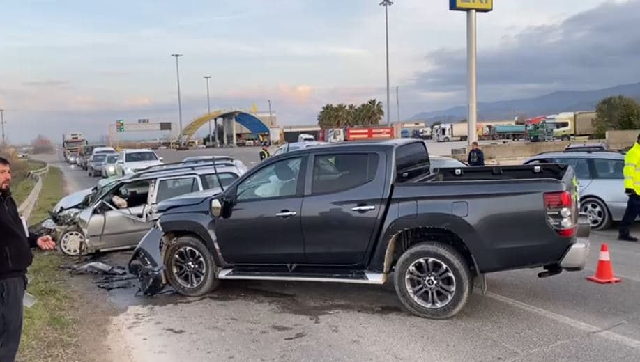Përplasen dy makina në Fushë Krujë-Thumanë, 3 të plagosur