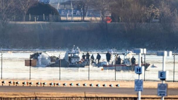 Përplasja e avionit me helikopterin me dhjetëra viktima, Trump: Tragjedia mund të parandalohej