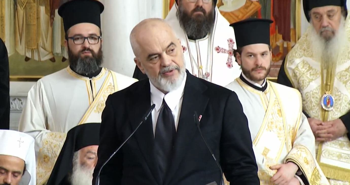 Lamtumira për Kryepeshkopin/ Rama: Ndahet nga mesi ynë si Anastasi i Shqipërisë