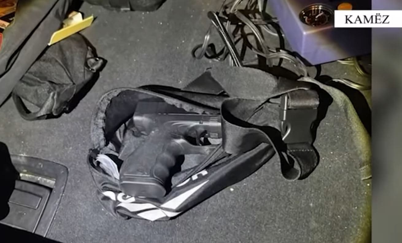 Kamëz/ Lëvizte me armë zjarri në automjet, arrestohet 33-vjeçari