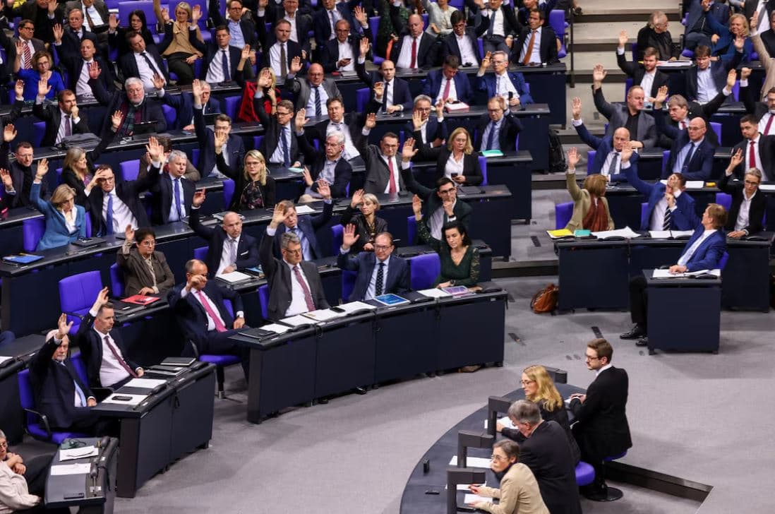 Parlamenti gjerman rrëzon projektligjin e opozitës për emigracionin