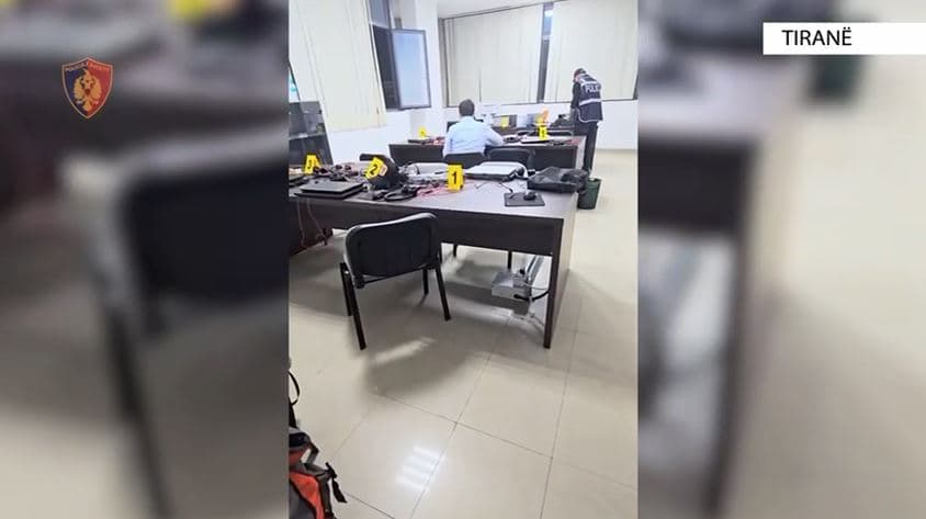 Mashtronin të huajt përmes Call-Center-it, arrestohen 6 persona në Tiranë 