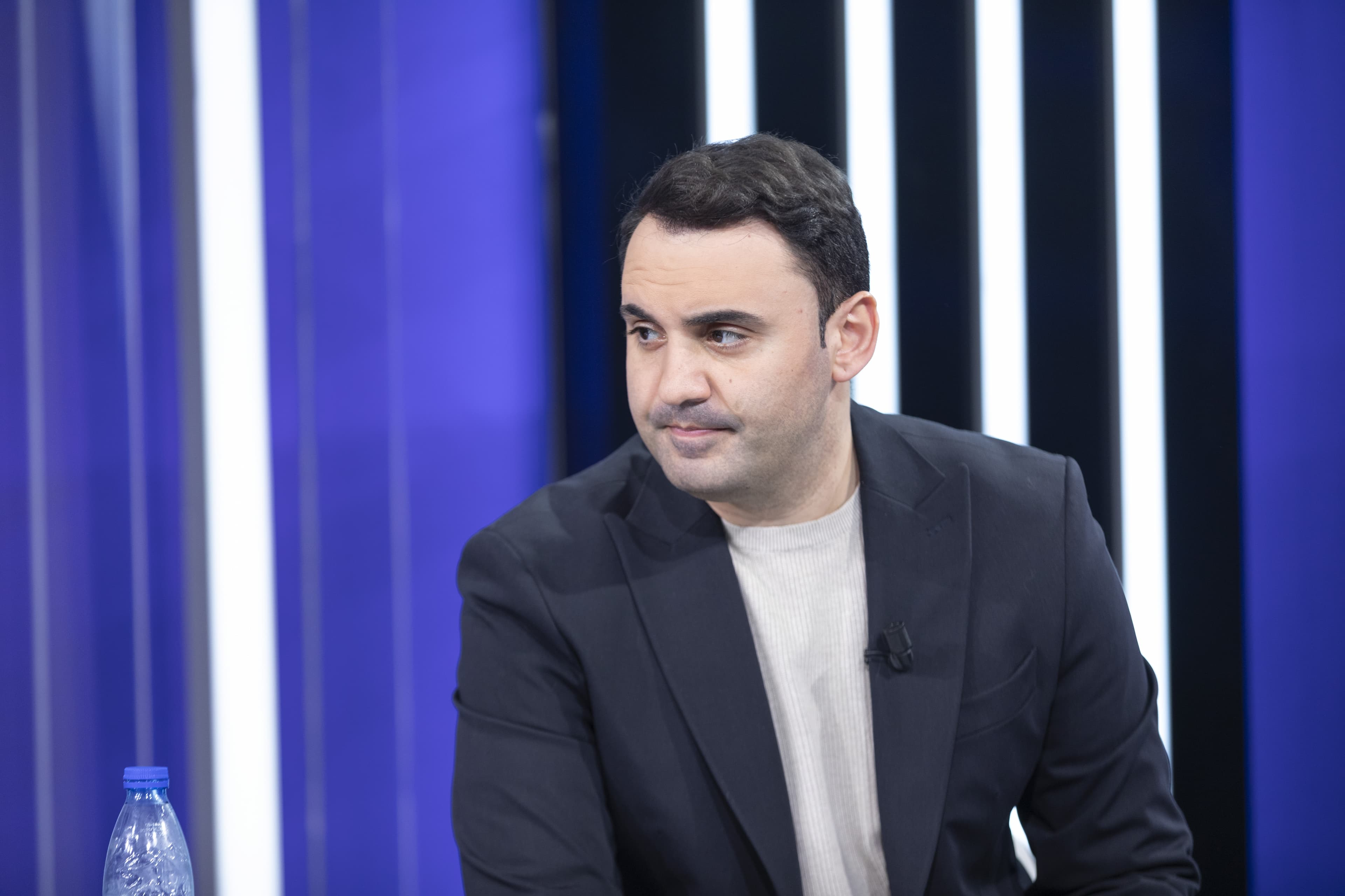 Këlliçi hedh poshtë pretendimet e Ahmetajt: Balluku s’ka paguar asnjë protestues të PD