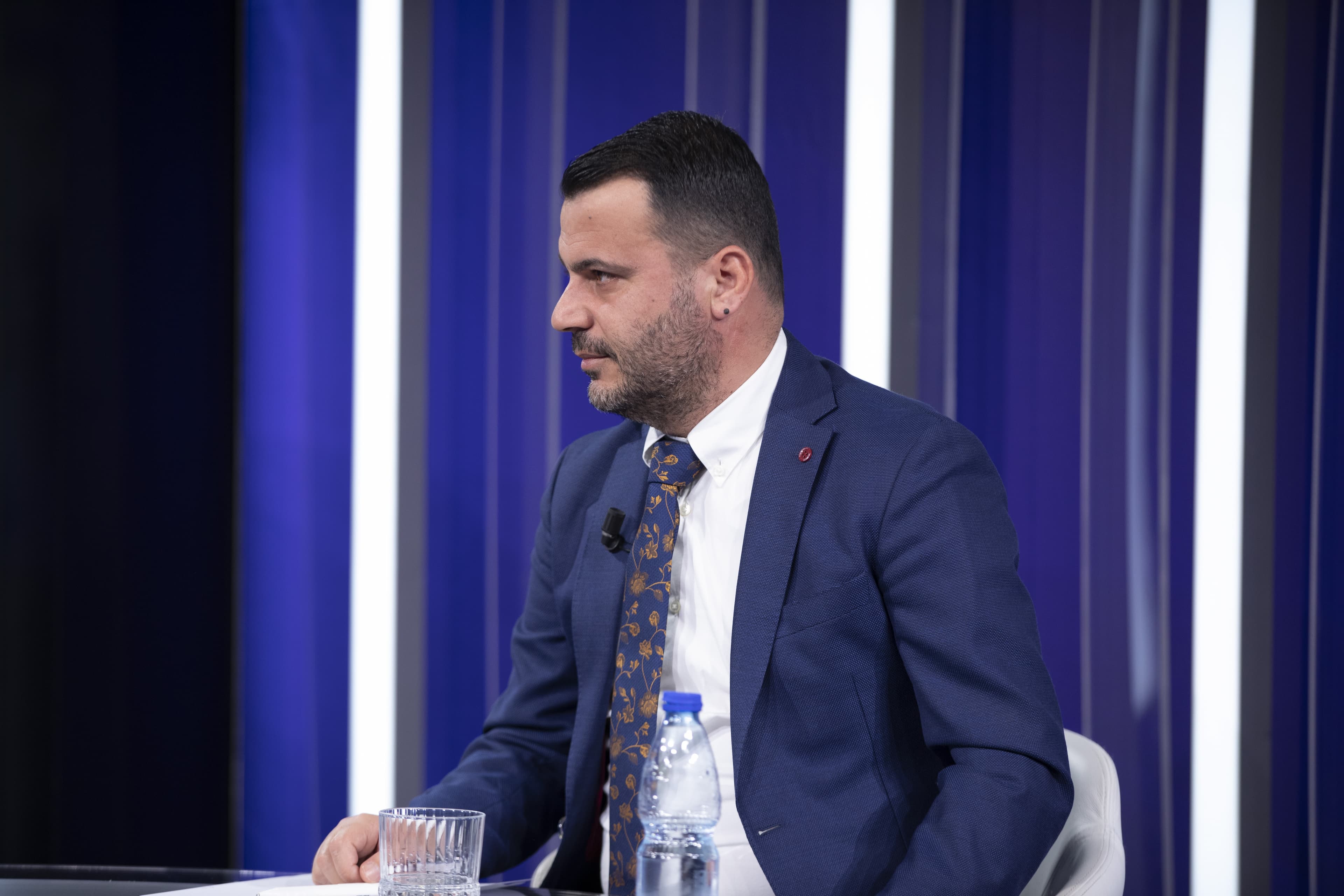 Si fitojnë bankat? Tomorri: Nuk kreditojnë ekonominë, dy rrugët për të bërë para