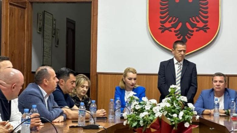 Jep dorëheqjen prefekti i Elbasanit, Ali Mysliu
