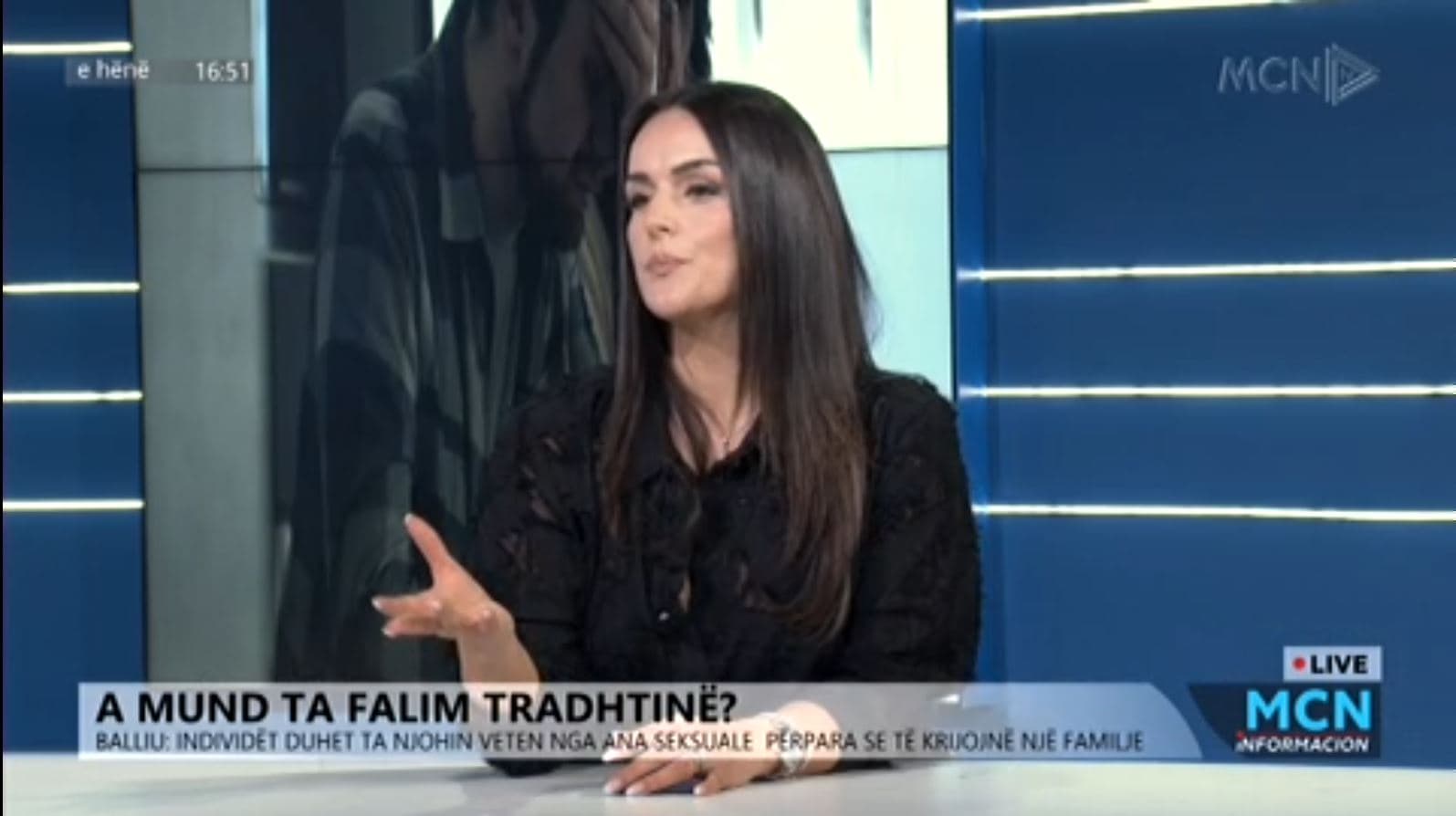 Tradhtia bashkëshortore, Aliaj: Shpesh pas fotos së familjes së përkryer fshihen marrëdhënie të mbaruara