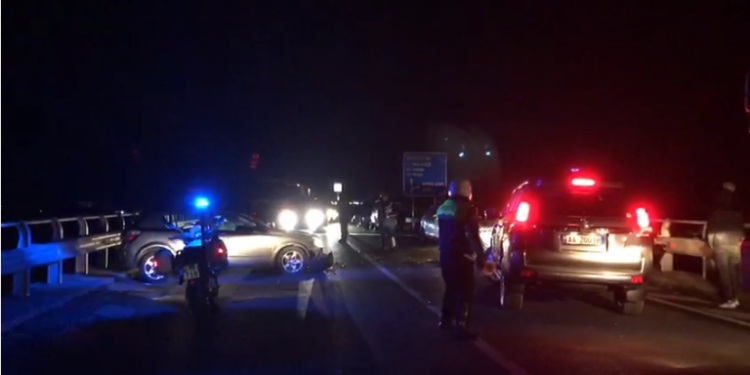 Makina përplas për vdekje këmbësorin në aksin rrugor Levan-Vlorë