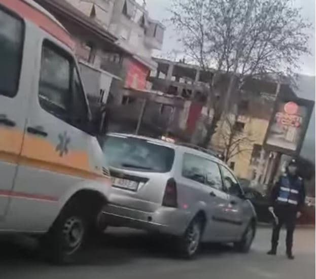 Plagoset me thikë një 29-vjeçar në Korçë