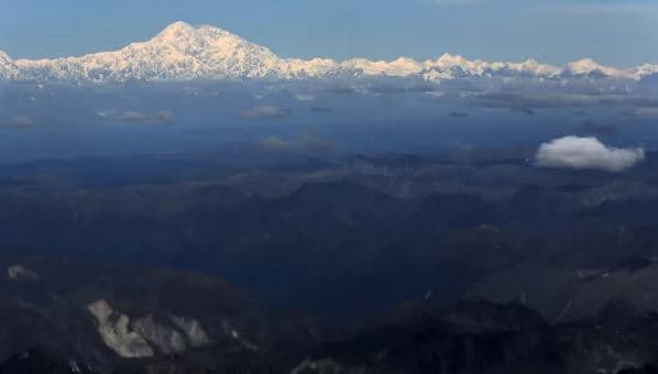 Alaskë, zhduket avioni me 10 persona në bord