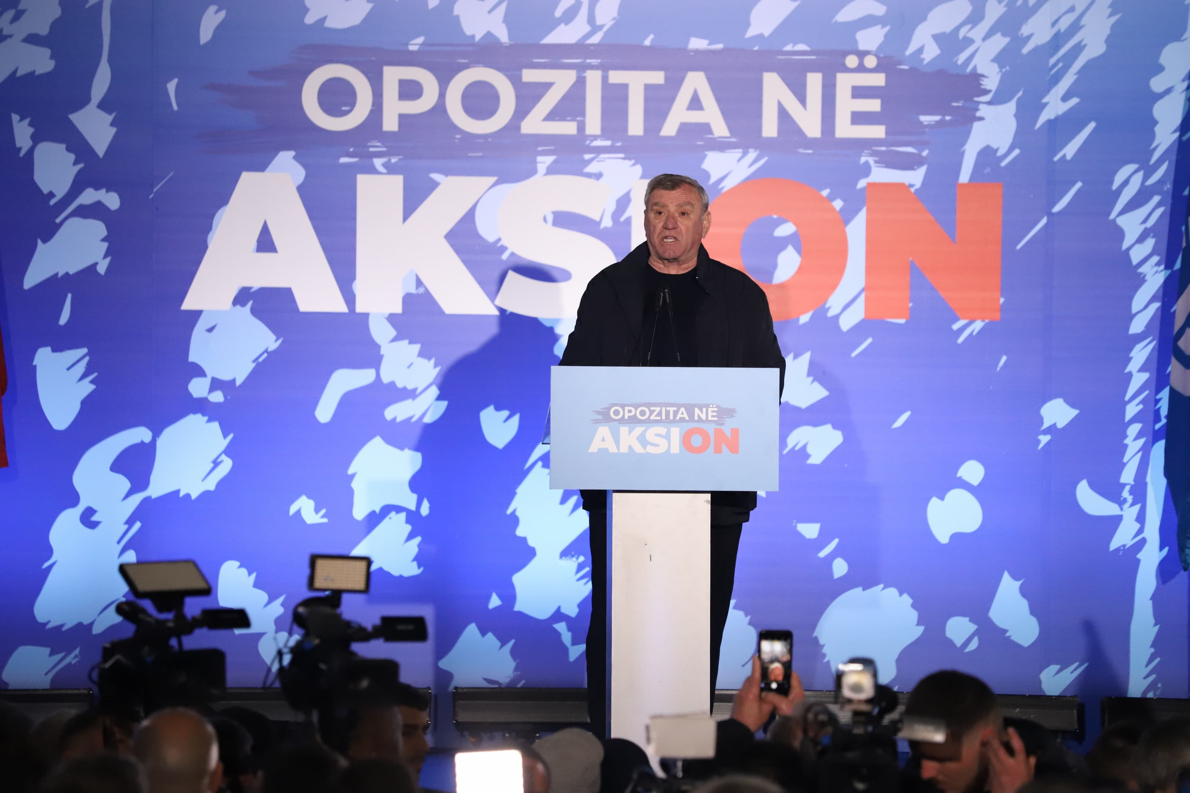 Protesta/ Duka: Ligjet janë bërë si kostume që qepen sipas masës së porositësit!