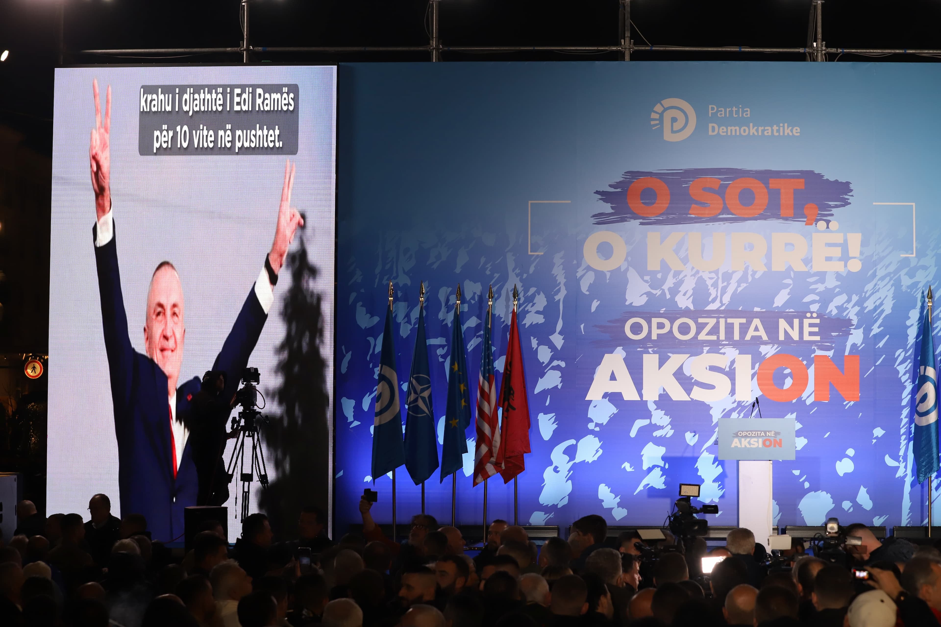 Protesta e opozitës/ Meta: Në Shqipëri mafia ka shtetin e saj!