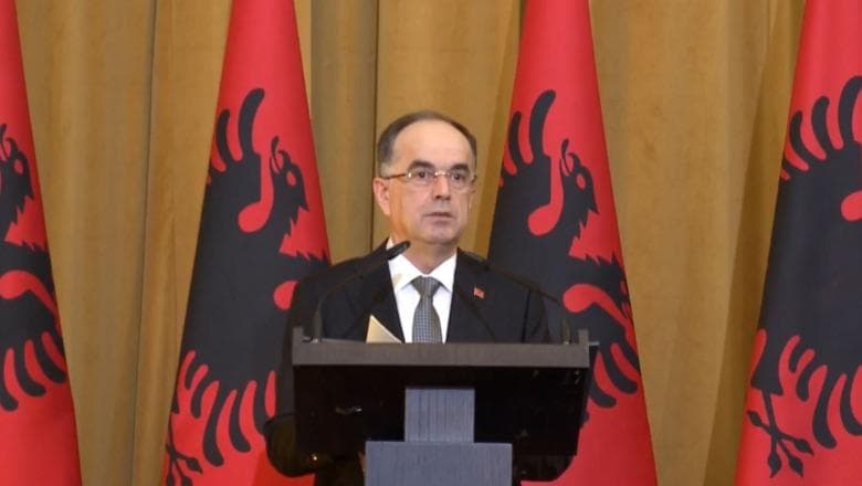 Presidenti Begaj vizitë dy ditore në Malin e Zi, takim me përfaqësuesit e shqiptarëve