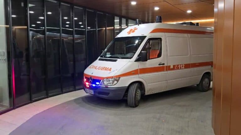 Gjirokastër/ Dërgohet pa shenja jete në spital një 17-vjeçare, dyshohet së është vetëvarur