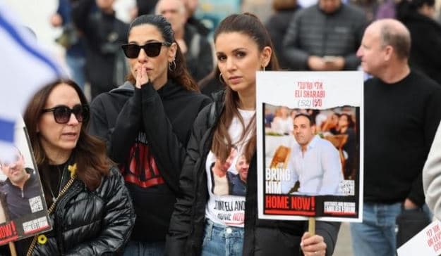 Hamasi shtyn lirimin e disa pengjeve izraelite, akuza për shkelje të marrëveshjes