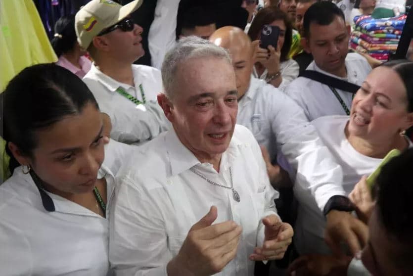 Kolumbi, pezullohet gjyqi kundër ish-Presidentit Uribe 