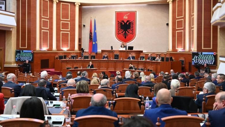 Sot Kuvend, nga ndryshimet në Kodin Zgjedhor për votën e diasporës te interpelanca me ministrin Hoxha