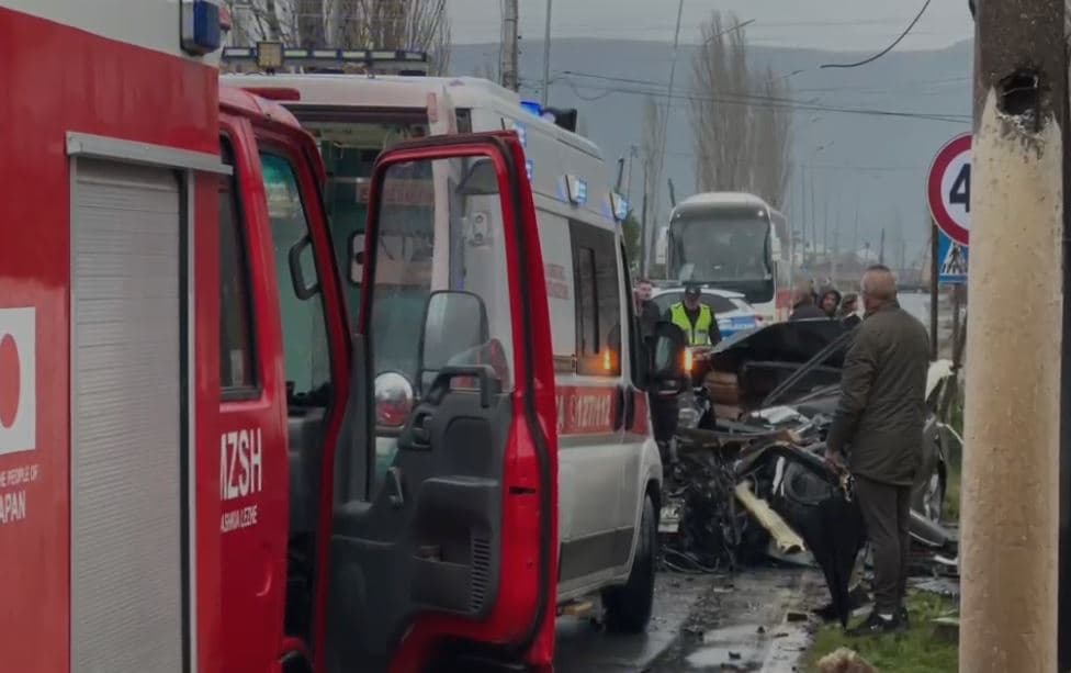 Aksidenti me dy viktima në aksin Lezhë-Shëngjin, arrestohet shoferi i kamionit (VIDEO)