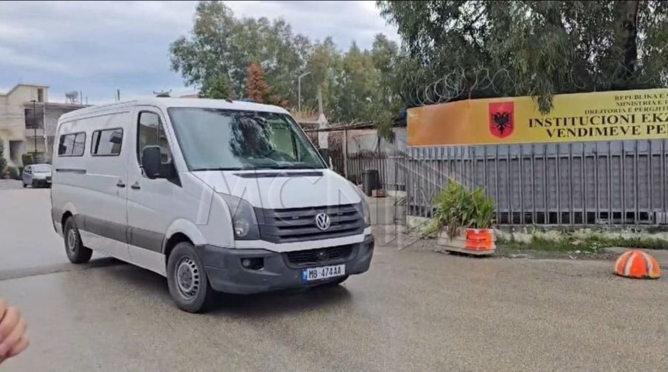 Erion Veliaj mbërrin në IEVP-në e Durrësit (VIDEO)