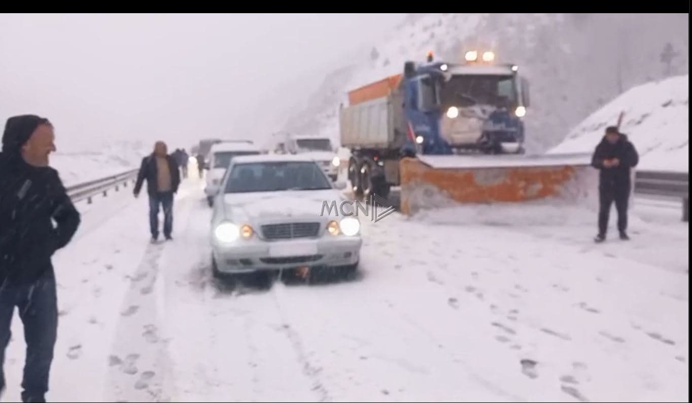  Reshjet e dendura në Fan të Mirditës shkaktojnë probleme në qarkullimin e Rrugës së Kombit