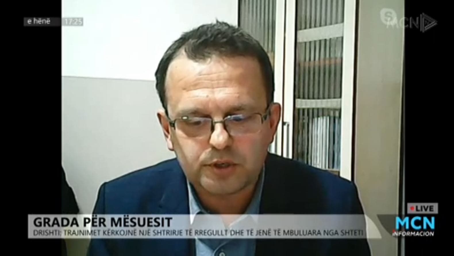 Drishti: Mësuesit janë të mbingarkuar dhe të keqpaguar