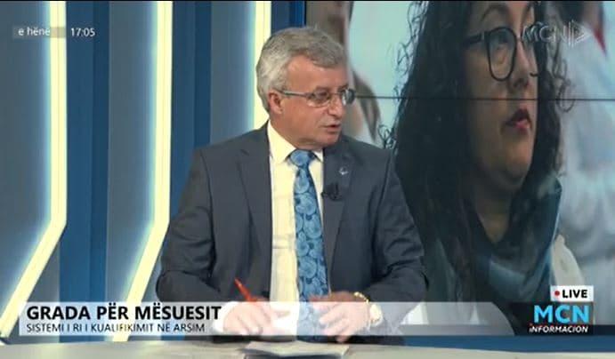 Grada për mësuesit, Kaptelli: Kemi pagat më të ulëta, me rëndësi formimi profesional dhe jo shkallët e kualifikimit