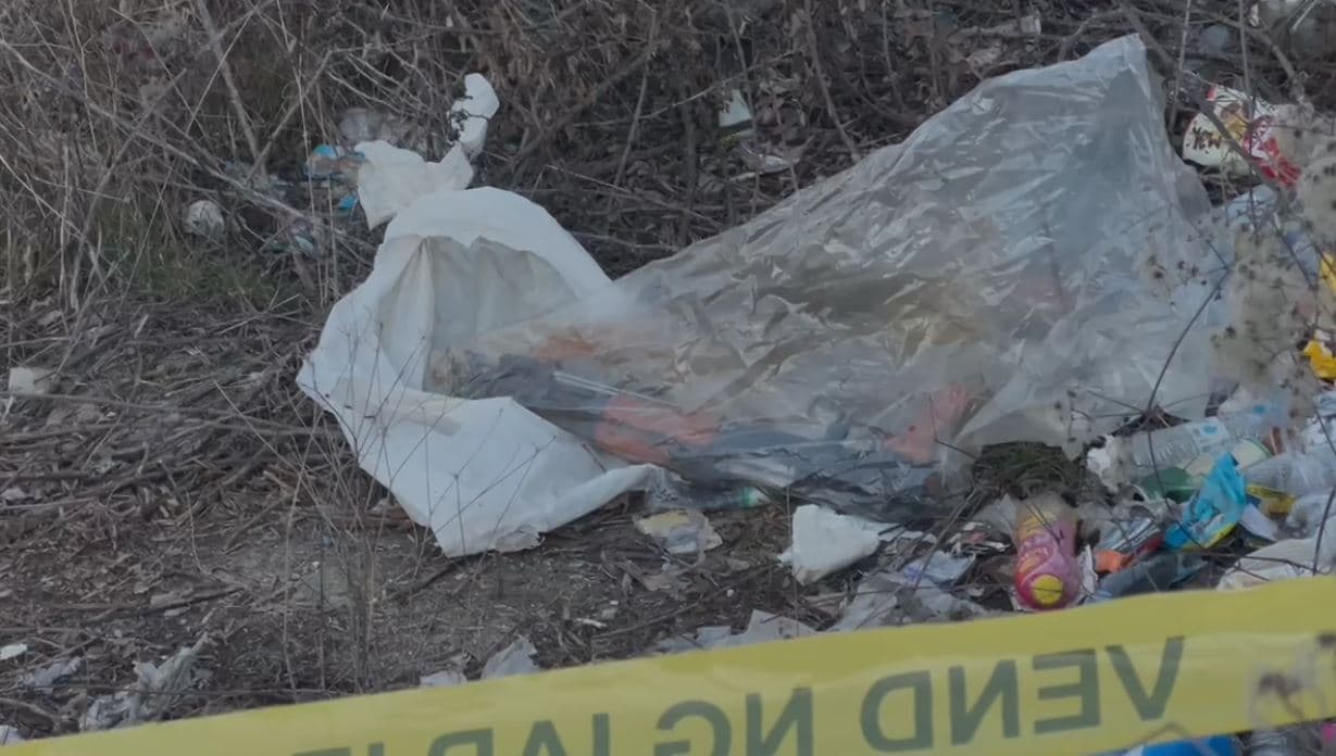 Korçë, gjendet një automatik i mbështjellë me qese