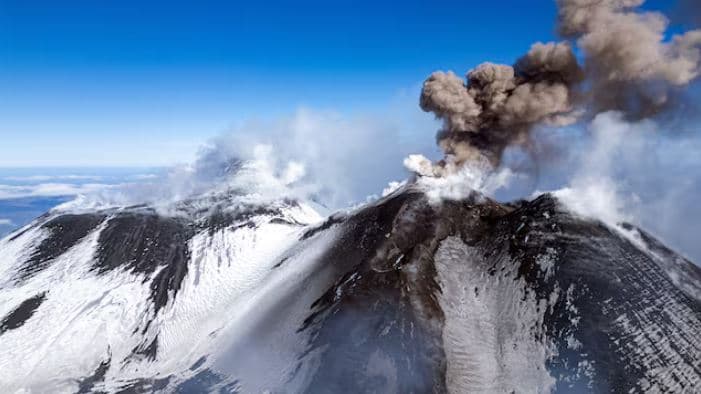 Itali, ekskursionet gjatë natës në vullkanin Etna shkaktojnë shqetësime për sigurinë