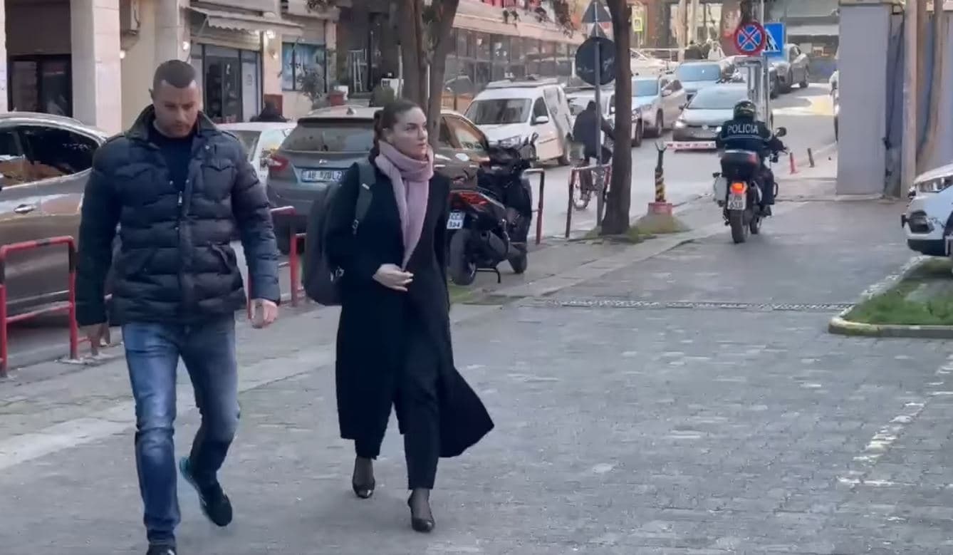 Ajola Xoxa paraqitet në SPAK, zbaton masën detyrim paraqitje