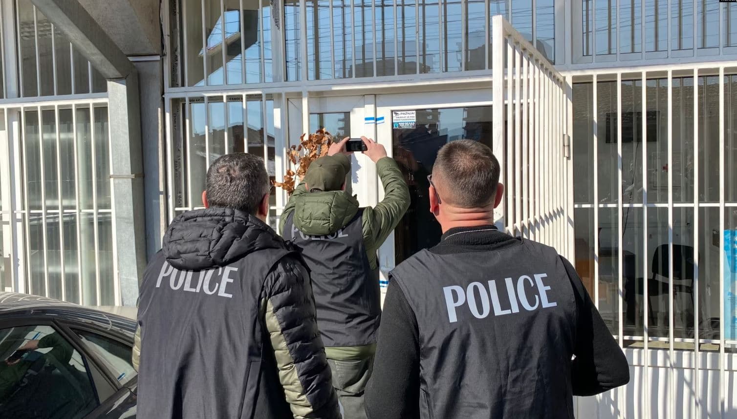    Dyshohet se “shkelën vullnetin e votuesve”/ Mbyllen katër qendra serbe për punë sociale në veri të Kosovës