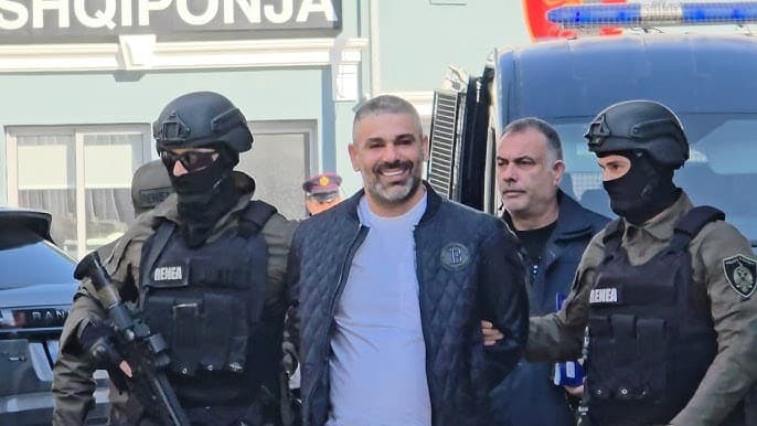 Mbetet në burg Safet Bajri dhe dy miqtë e tij