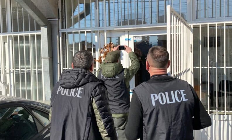 ShBA, BE, Gjermania dhe OSBE kundër mbylljes së qendrave për punë sociale ilegale serbe në veri
