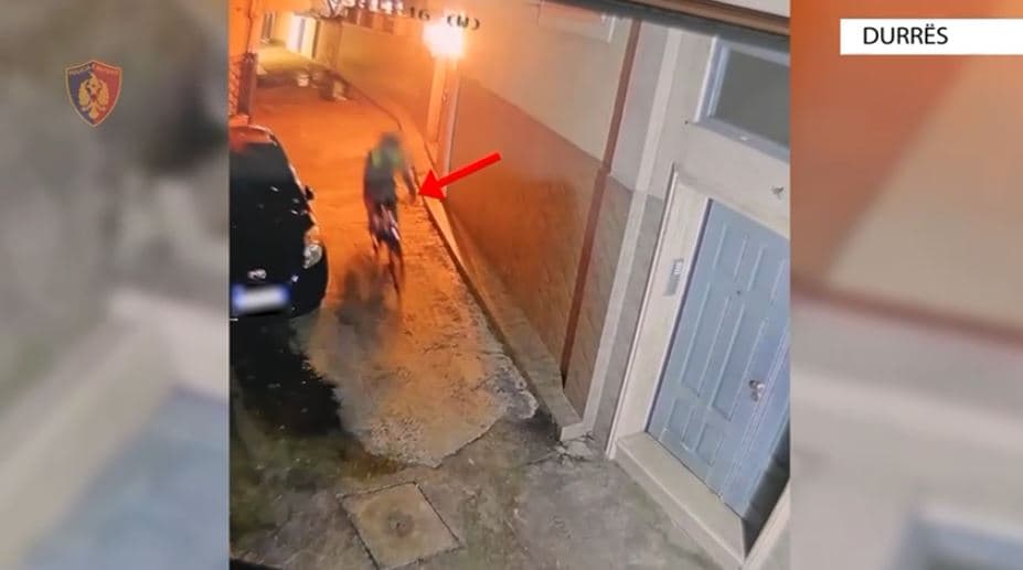 I vuri zjarrin një makine në Durrës, bie në pranga autori i dyshuar