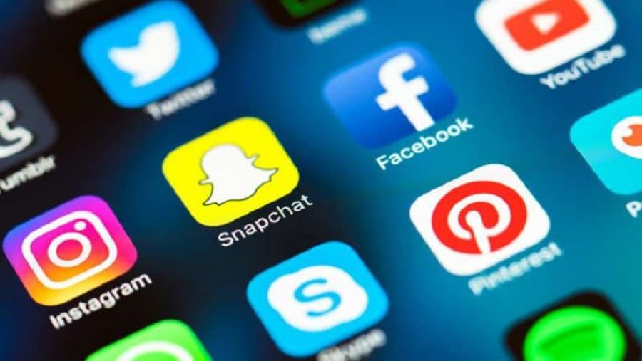 Publikojnë materiale fyese në rrjetet sociale të një personi që nuk jeton, nën hetim dy persona