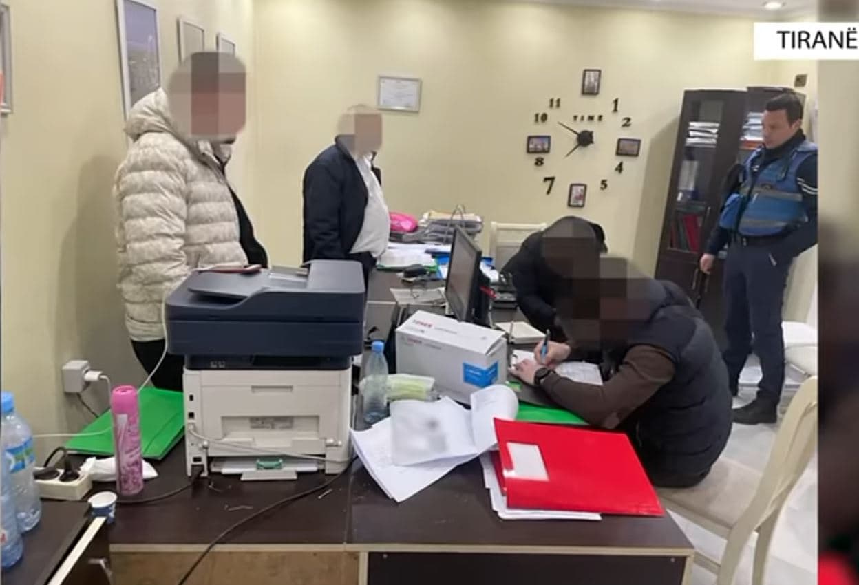 Tiranë/ Falsifikonin certifikata të gjuhëve të huaja, arrestohen tre persona